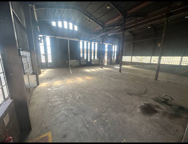 1,850M² WAREHOUSE FOR SALE IN CHLOORKOP